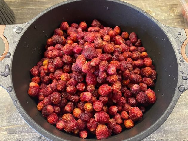 Земляничное варенье Пятиминутка. Как сохранить целостность, вкус и аромат свежих ягод