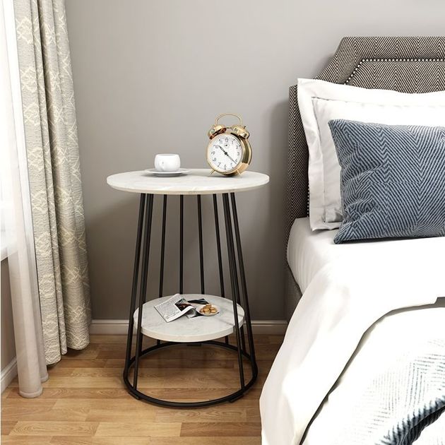 Предметы интерьера, которые позволят заменить прикроватную тумбочку в маленькой спальне. 7 отличных идей