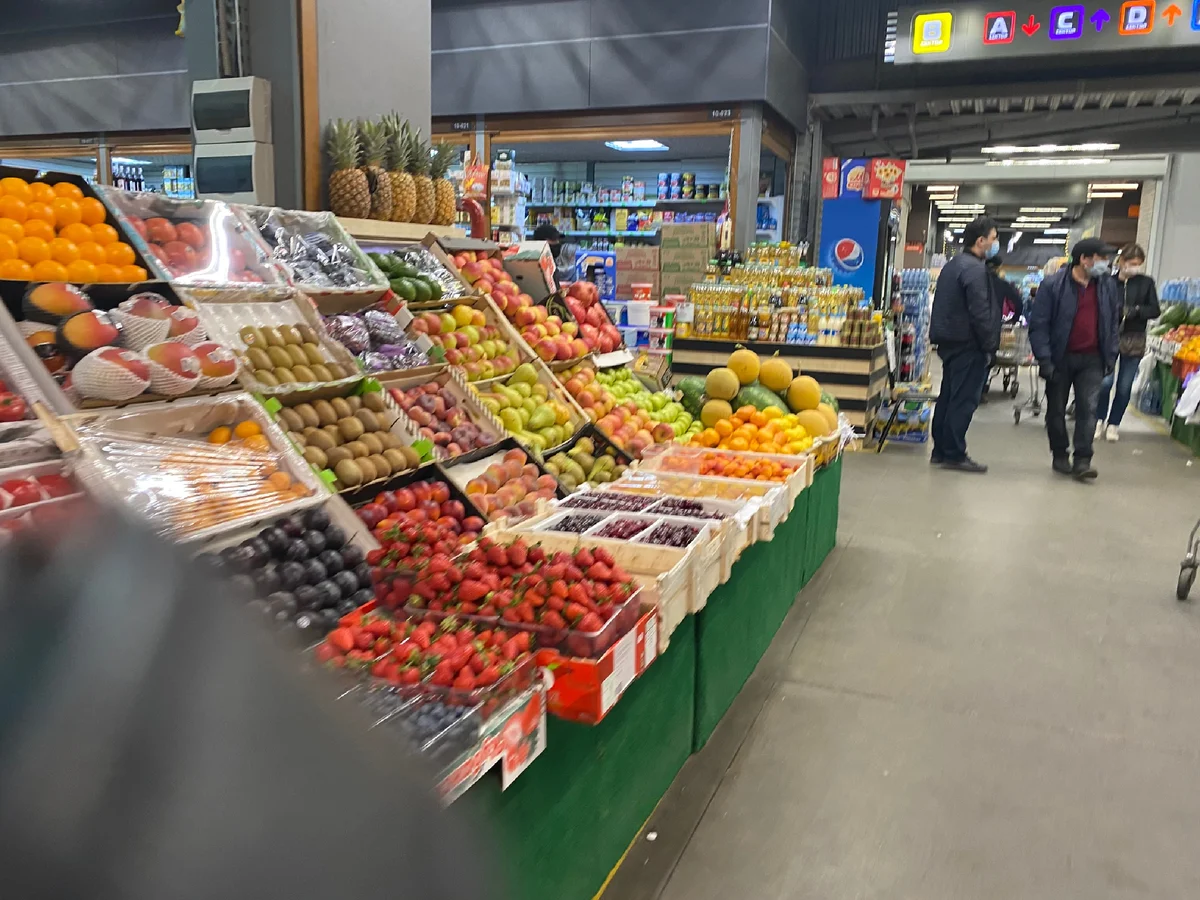 Food city. Фуд Сити рынок в Москве. Фуд Сити Крытый рынок. Фуд Сити в Домодедово продуктовый рынок. Фуд Сити Иркутск.