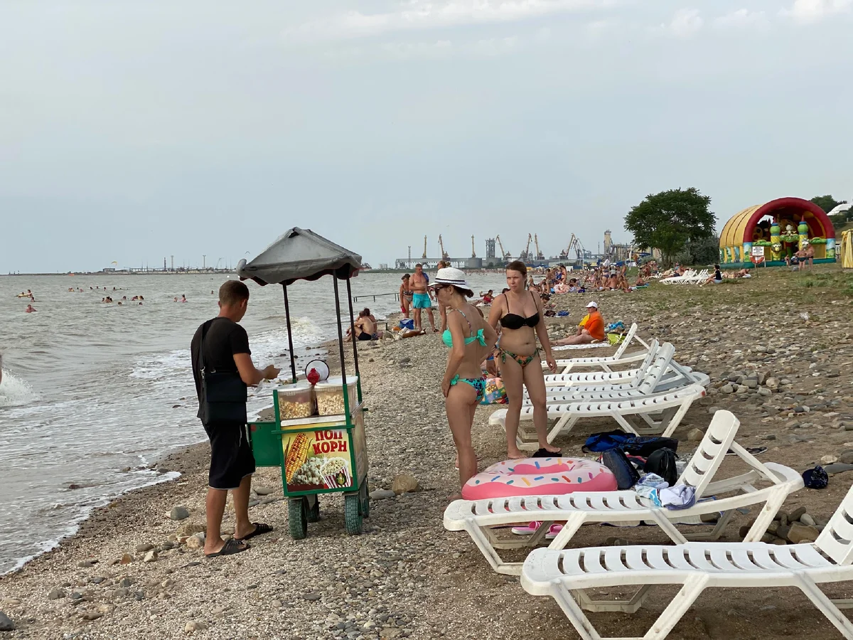 Пляжи ейска. Пляж Каменка Ейск. Каменка и Центральный пляж Ейска. Азовское море Ейск. Пляж лягушатник Ейск.