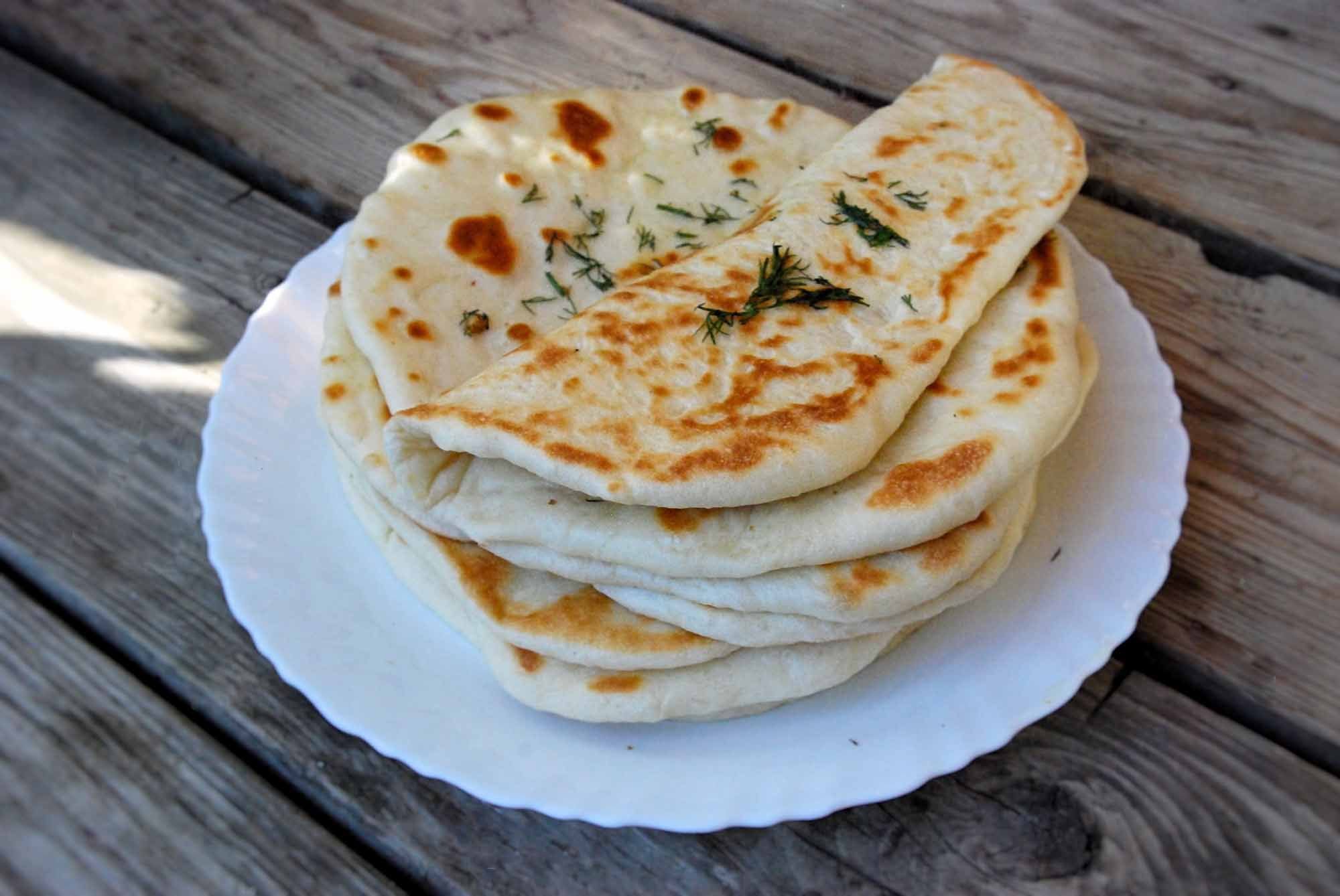 вкусные лепешки на кефире. лепешки на дрожжах. плацинды молдавские. лепешки «кабартма». молдавские плацинды дрожжевые.