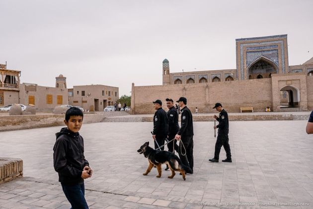 Жизнь в Хиве: как выглядят и что делают жители древнего узбекского города