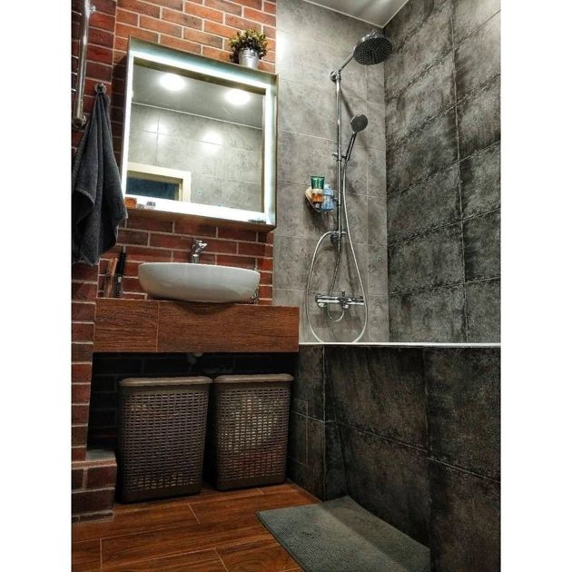 Выдержанная в одном стиле Лофт ванная комната на 4,3м²