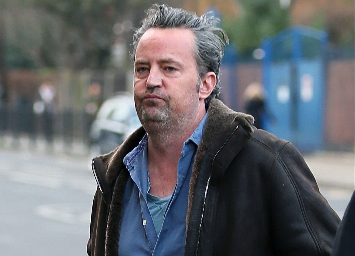 Мэттью перри сейчас. Метью Перри. Matthew Perry 2020. Метью Перри 2020 год. Мэттью Перри 2020.