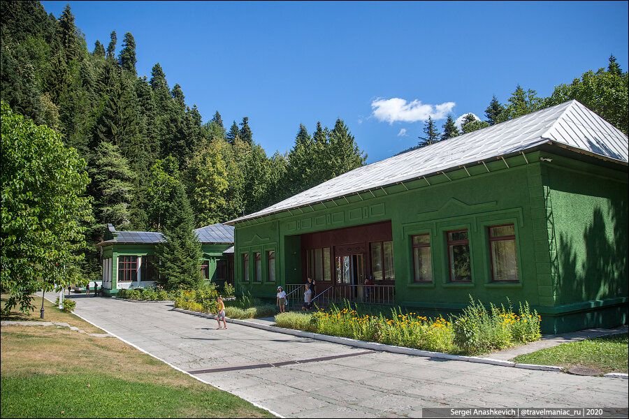 Дача сталина в абхазии в гаграх фото