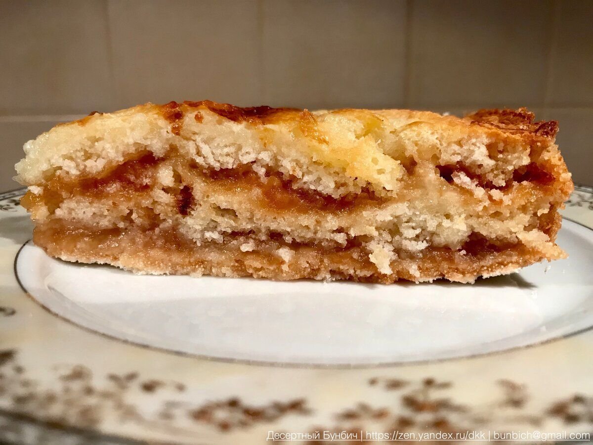 Насыпной болгарский яблочный пирог