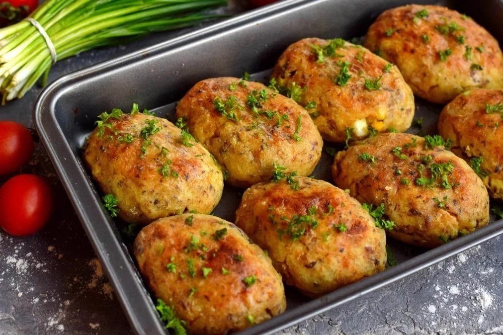 салат из консервы горбуши. рийет консервы. салат с иваси консервированной. фасолевый суп с красной фасолью. салат из консервы иваси в масле.