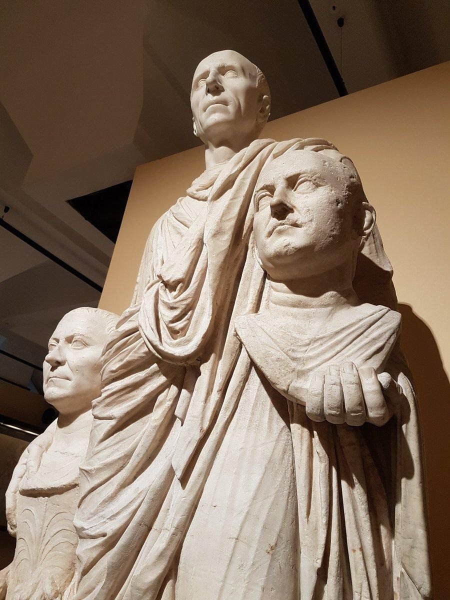 статуи римлян