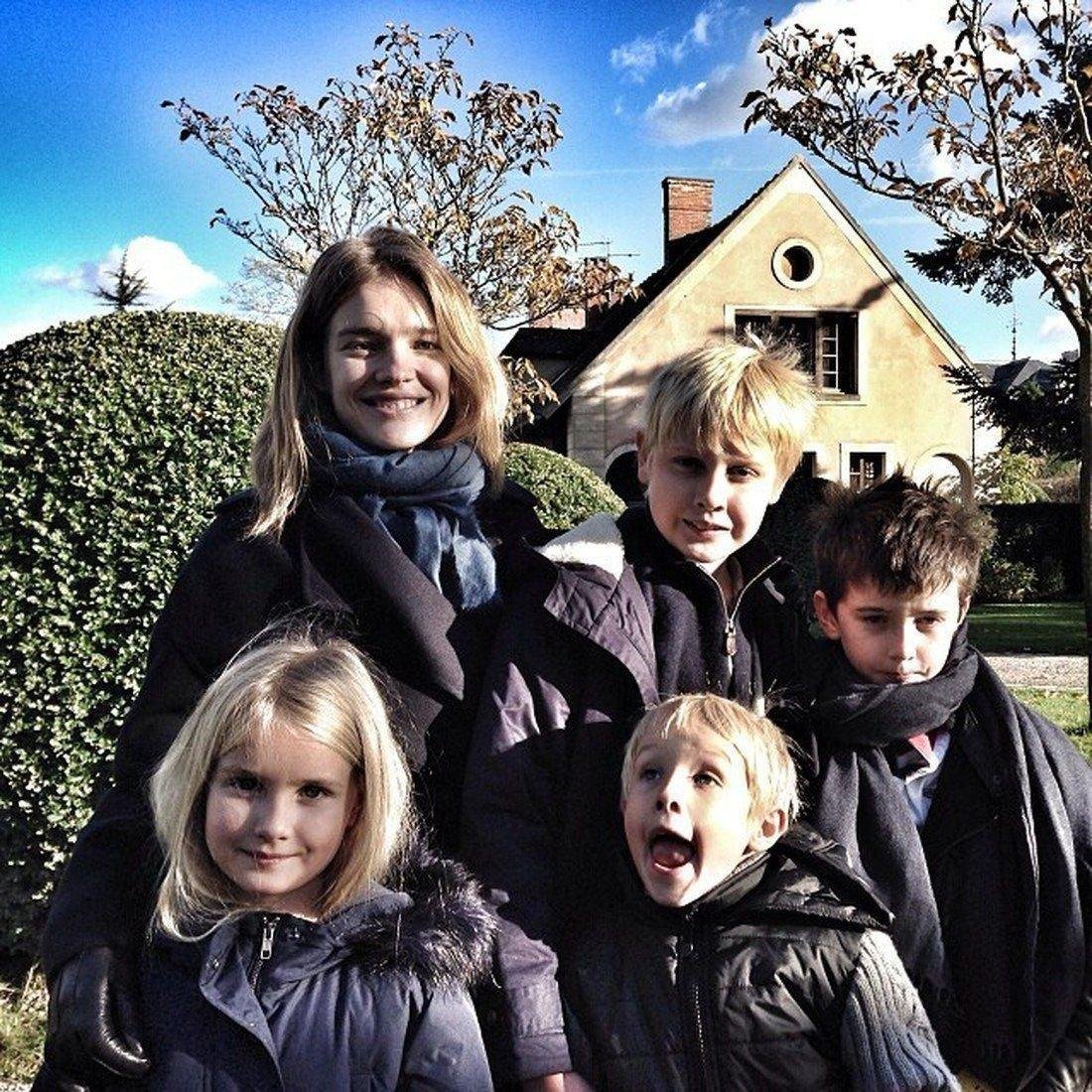 Наталья Водянова с 5 детьми