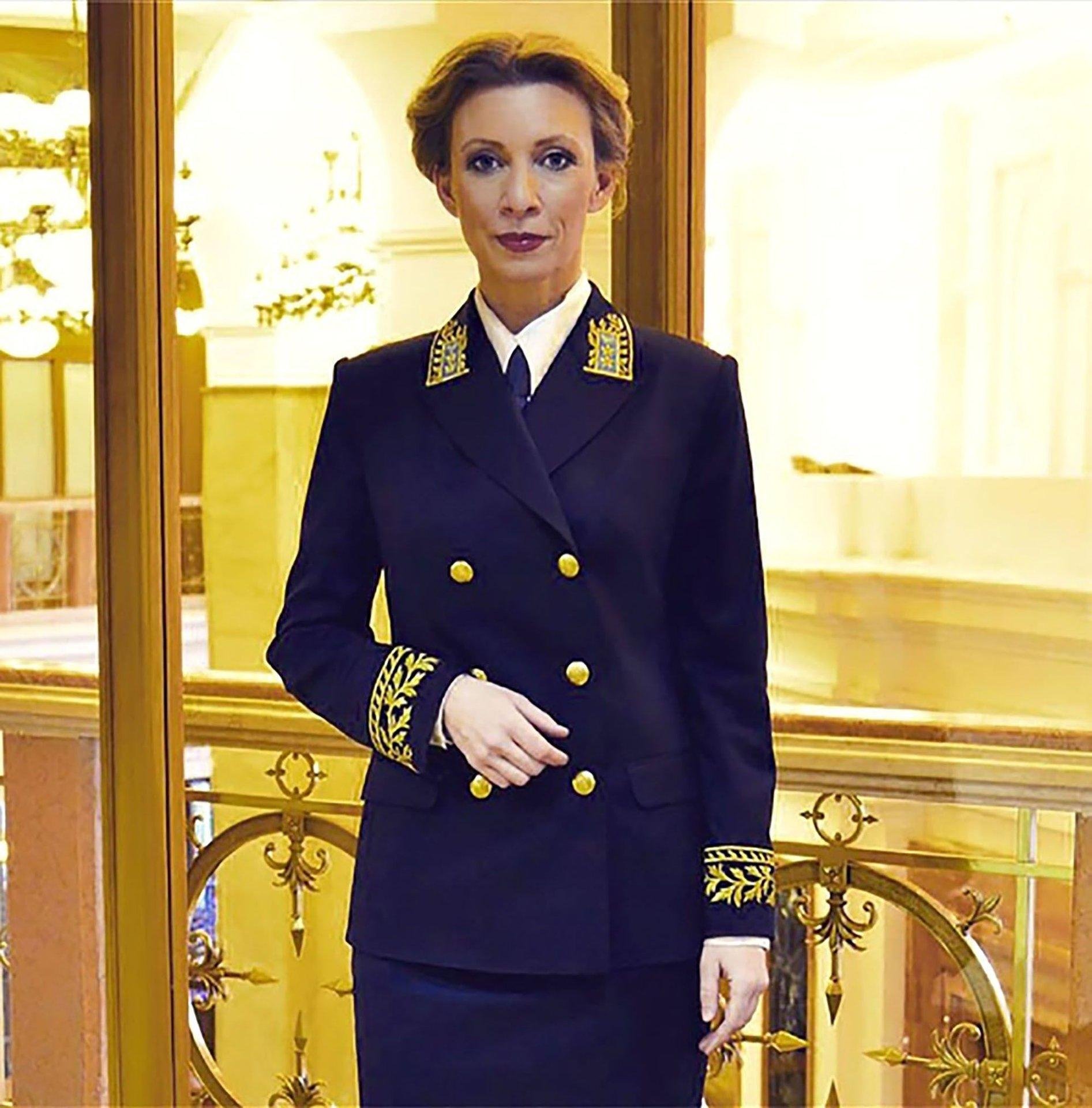 Мария Захарова в форме дипломата