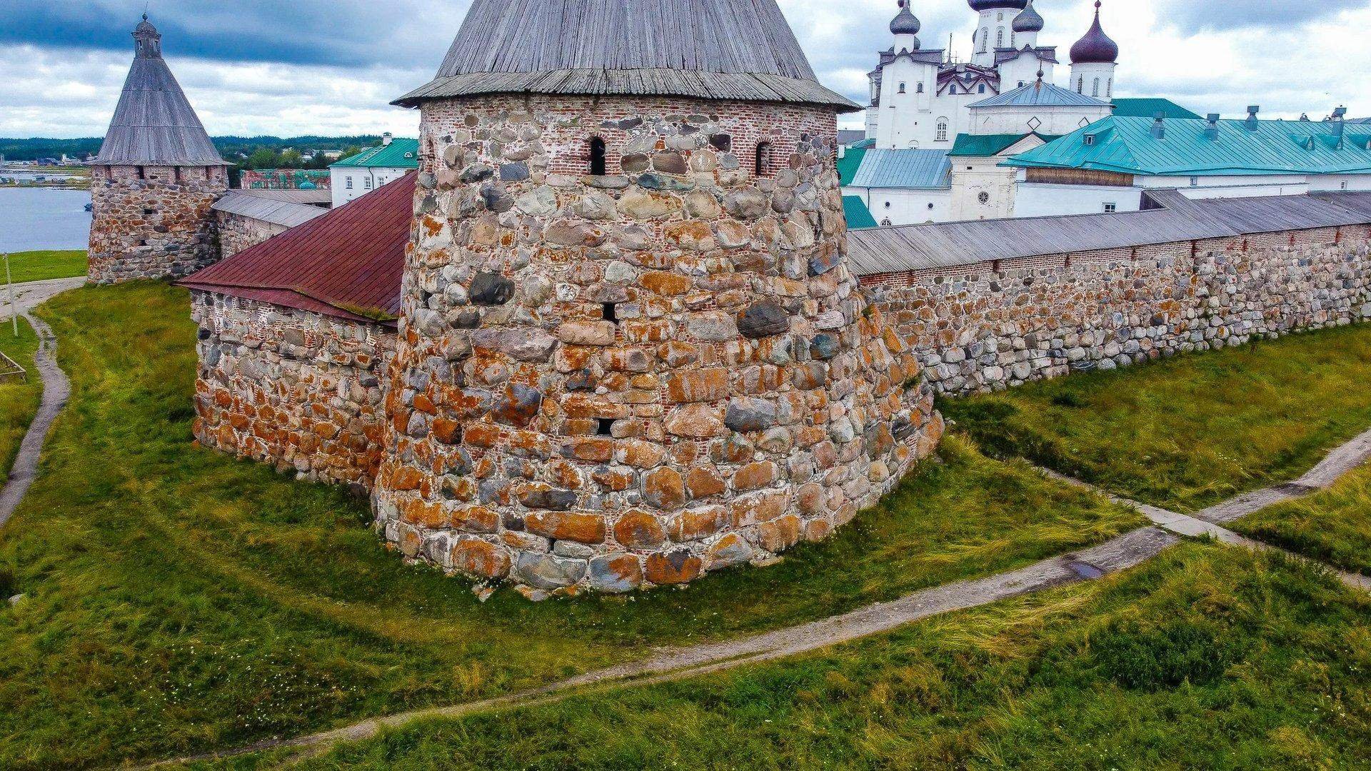 крепость монастыря
