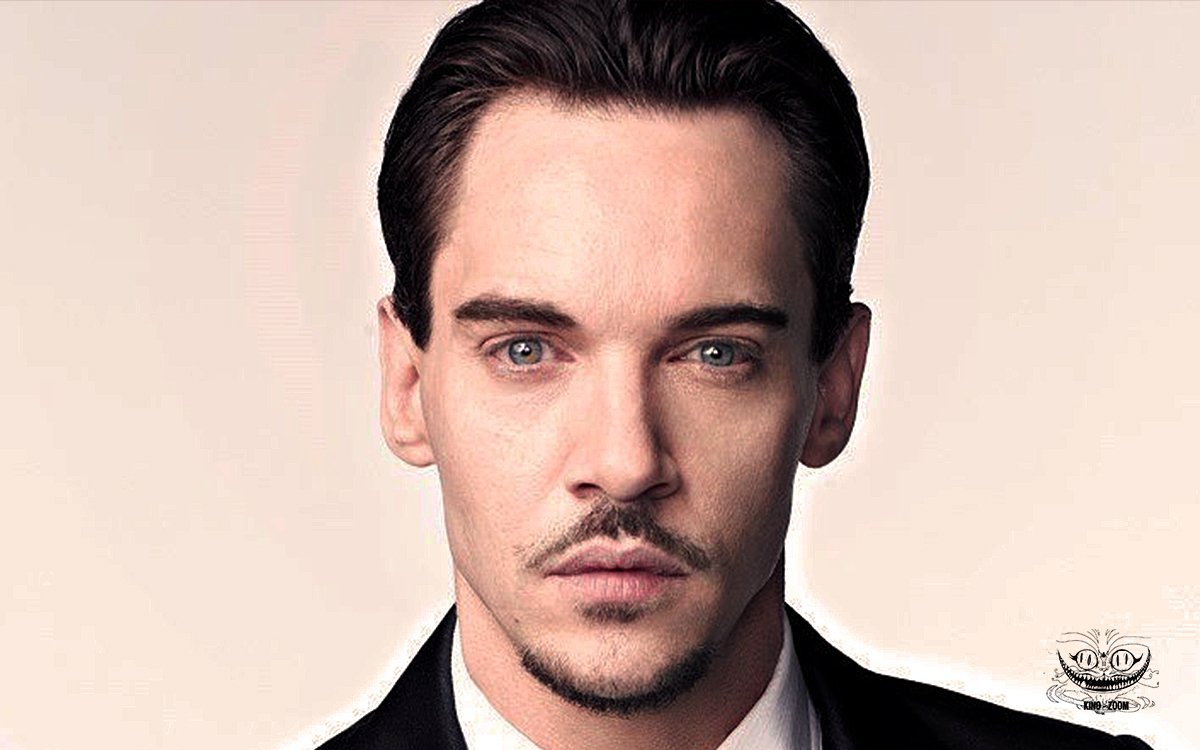 риз майерс. жонатан низ маеос сейчас. джонатан риз майерс киноактёры ирландии. джонатан риз майерс актёры ирландии. Jonathan rhys meyers.