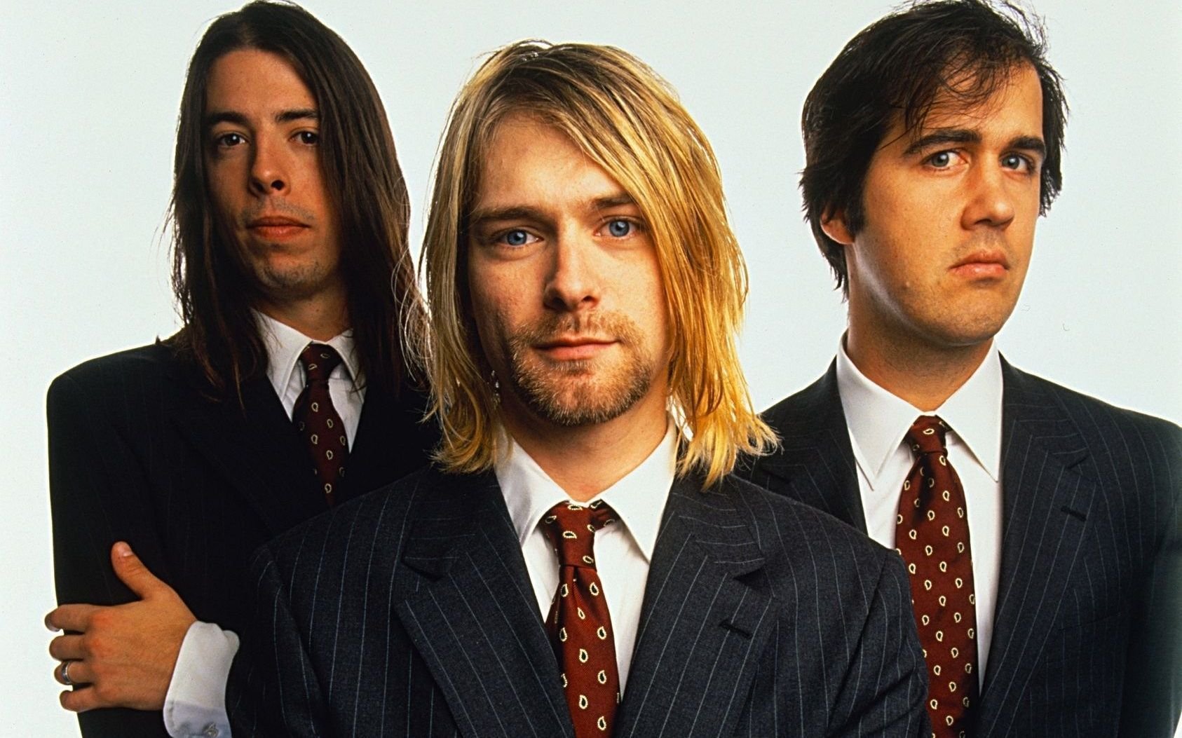 Nirvana музыка. Nirvana Band. Курт Кобейн с группой. Nirvana фото группы. Крист Новоселич Нирвана 1990.