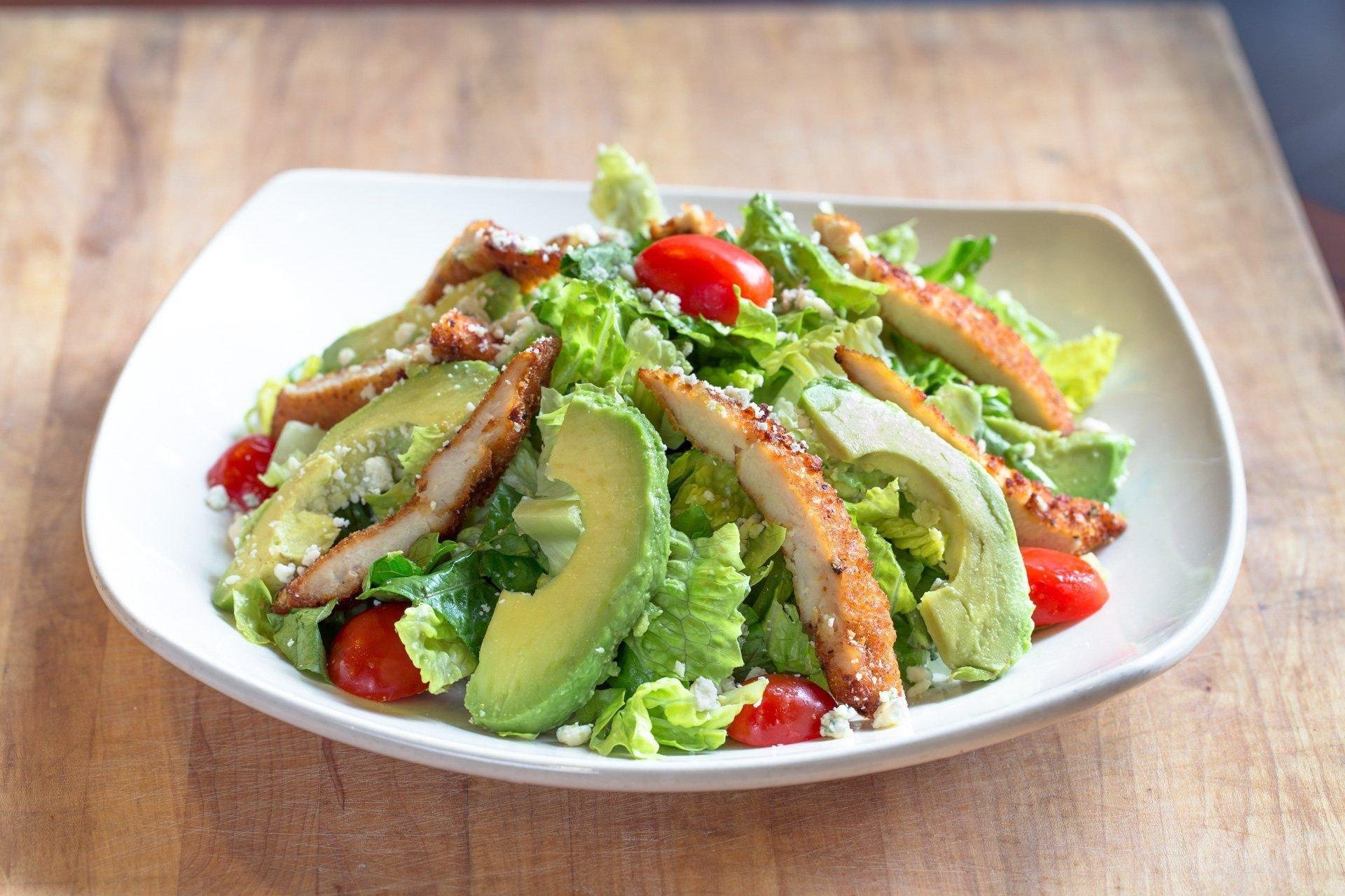 салат из авокадо с куриной грудкой. салат с авокадо и куриной грудкой. салат с куриным филе и авокадо. салат из авокадо с куриной грудкой. салат с куриным филе и авокадо.