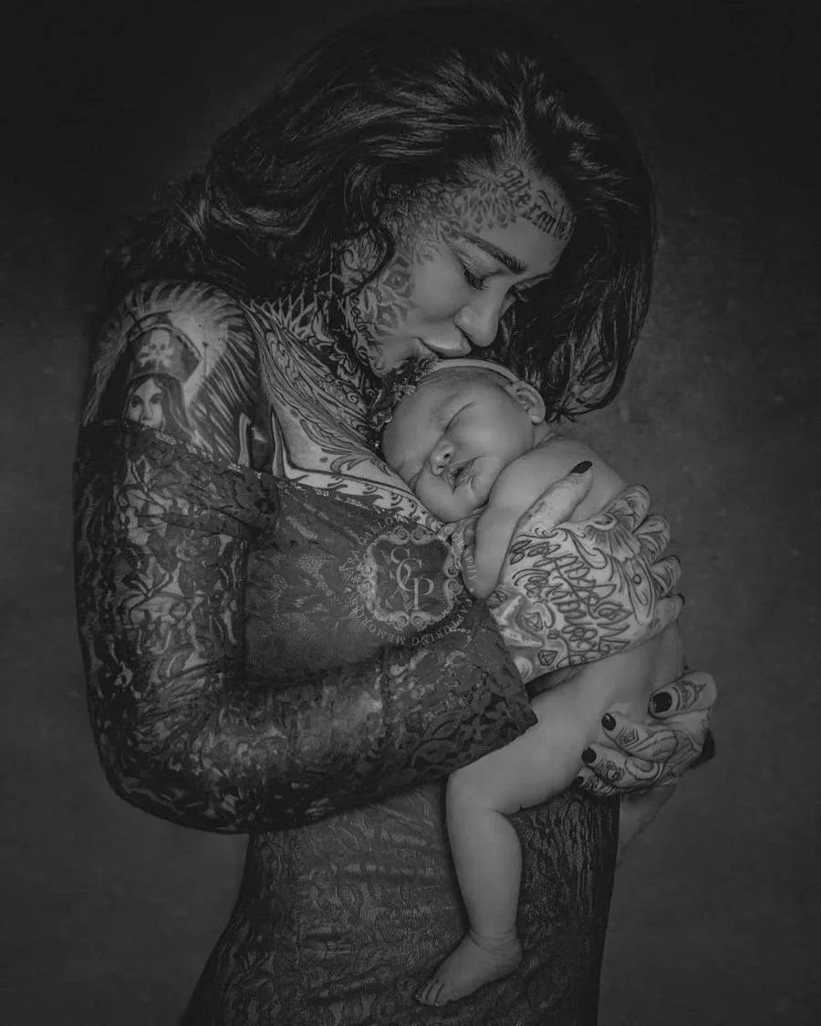 Бека хольт. Бекки холт (becky holt). Англичанка бекки холт. Бекки холт (becky holt). Бекки холт татуировки.