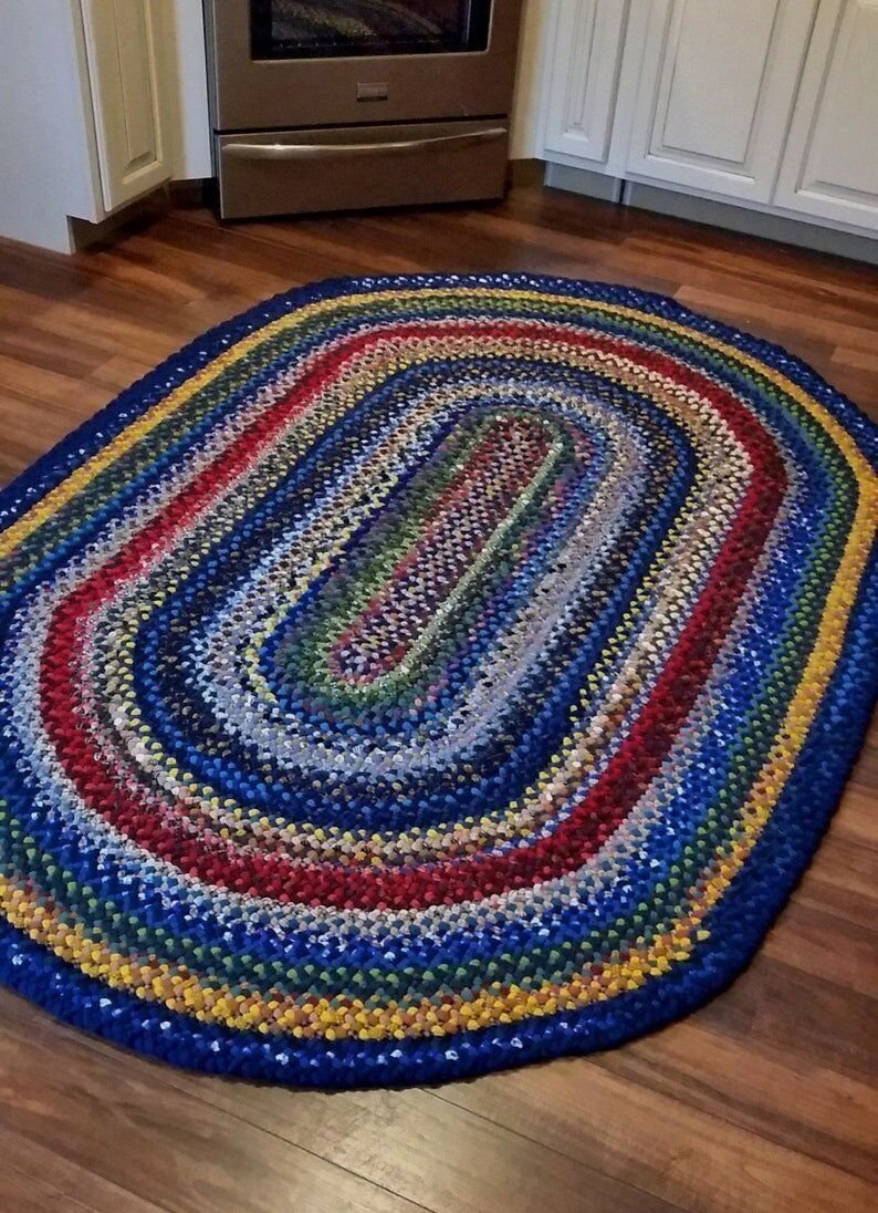 Вязание ковриков для начинающих из тряпок. Круглые коврики крючком из пряжи. Вязаные коврики. Коврик из тряпочек. Вязание ковриков для начинающих из тряпок.