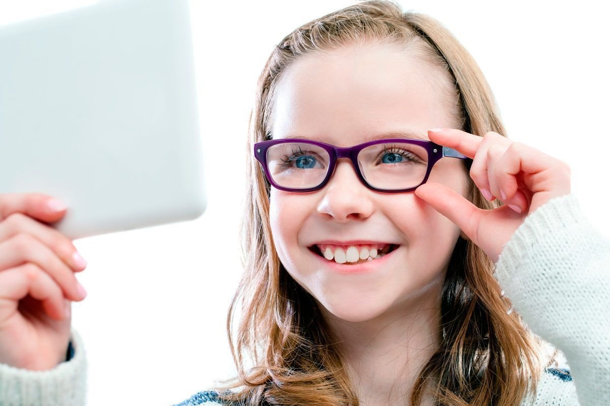Дети в очках для зрения фото