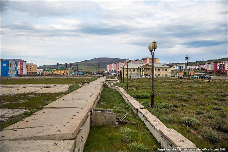 Зачем трубы закапывают в землю