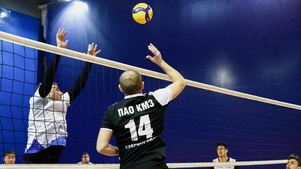 Корпоративные виды спорта. Волейбол проект. Самый маленький волейболист. Хоккей футбол волейбол. Волейболист показывает лайк.