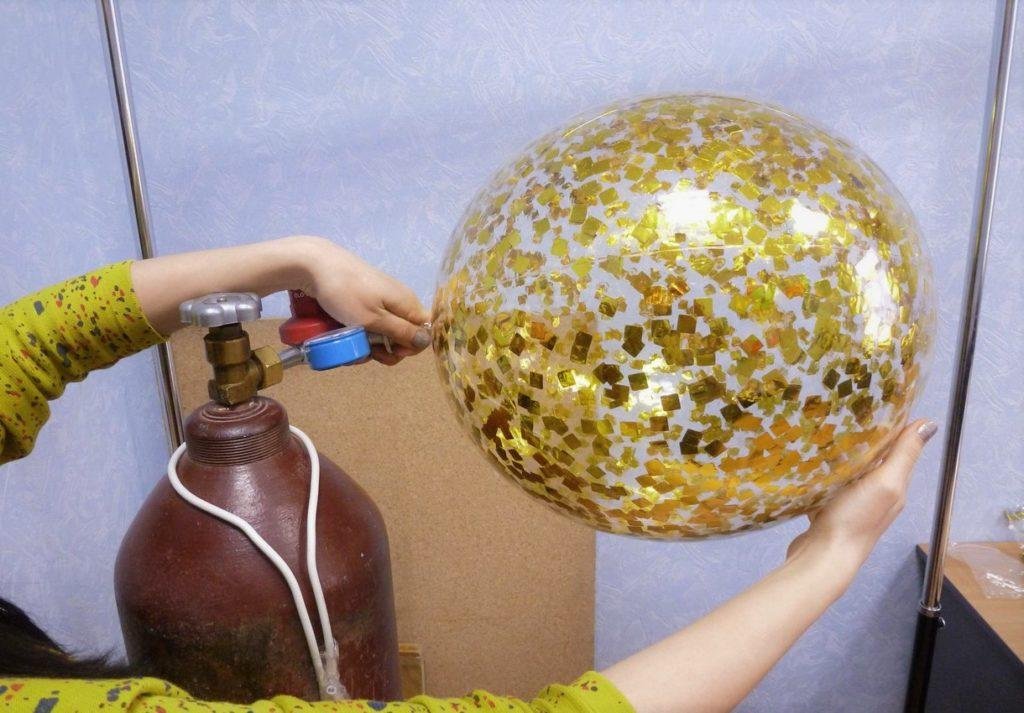 На какую высоту поднимаются надутые гелием шарики | Рекомендательная ...