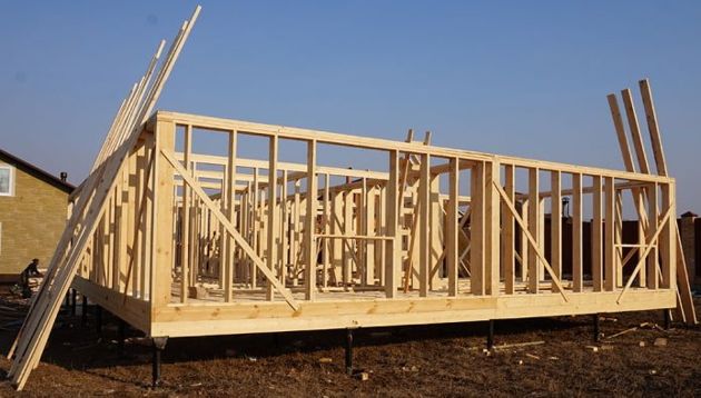 8 фактов, которые помогут определиться между брусом или каркасником для строительства дома
