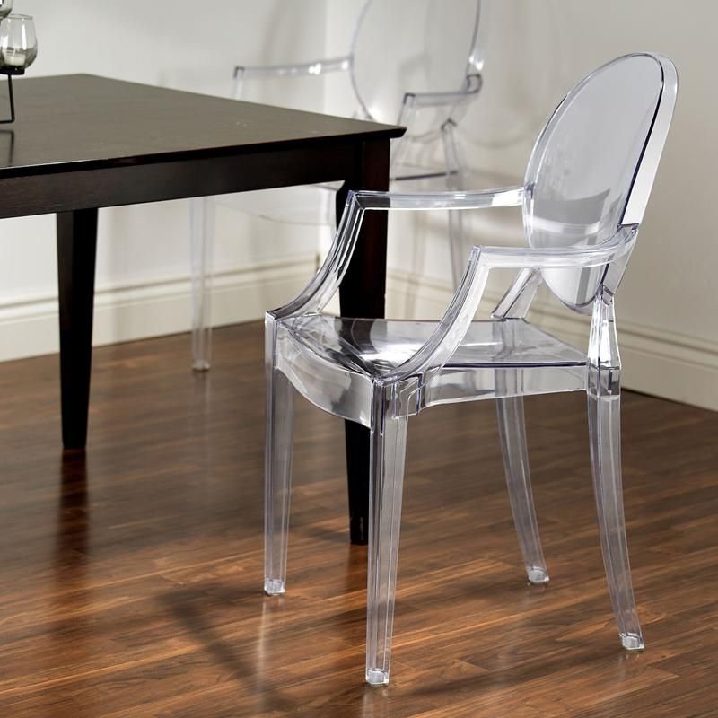 Прозрачные стулья. Стул Louis Ghost (Kartell). Филипп Старк стулья. Стул Ghost Chair by Philippe Starck for Kartell. Стул Louis Ghost прозрачный.