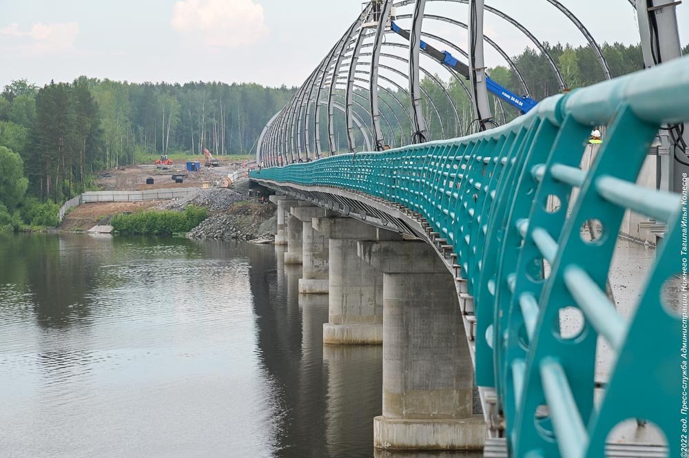 Мост в нижнем тагиле через пруд