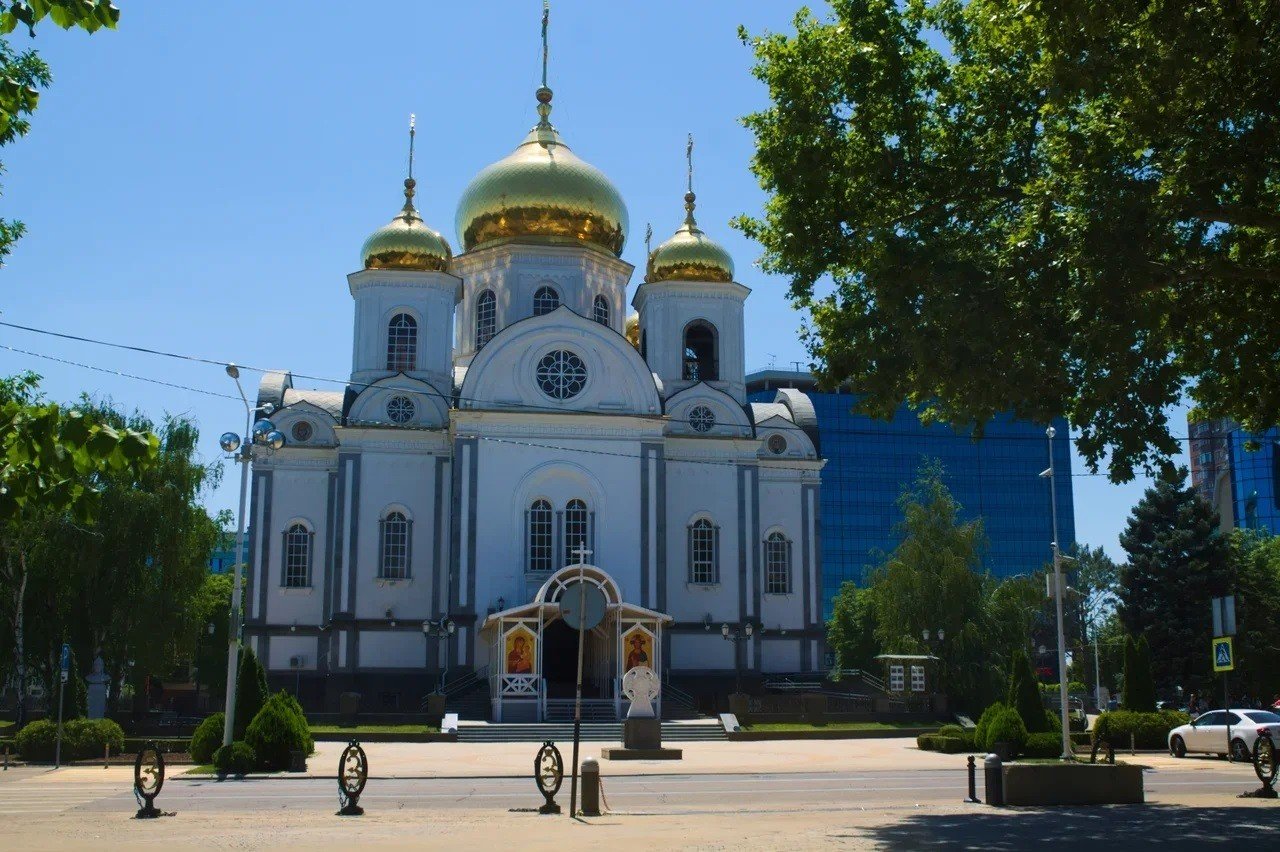 Православные храмы краснодарского края. Главный храм Краснодарского края. Краснодар собор на Кубань. Главный собор Краснодара. Православная Церковь Краснодар.