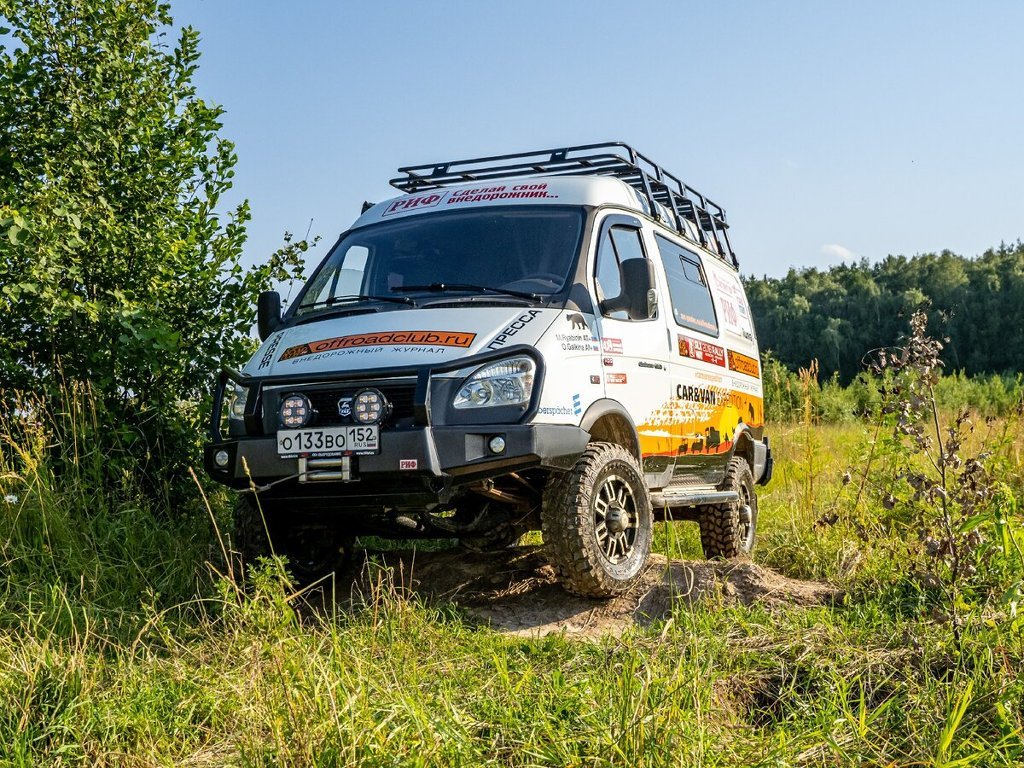 Соболь 4х4 видео. ГАЗ Соболь 4x4. ГАЗ Соболь 4*4. Соболь 4х4 дв406. Газель Соболь 4х4 оффроад.