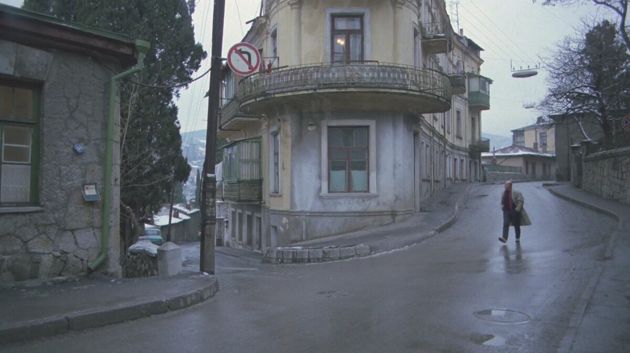 Перекрёсток улиц Кирова и Котельникова. Кадр из фильма «АССА» 1987 г.