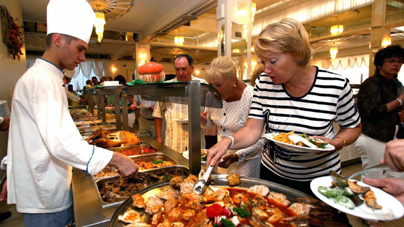 алеан фэмили резорт ривьера анапа. девушки отдыхают в турции. All inclusive шведский стол турция. шикарный отель в турции. олл инклюзив турция.