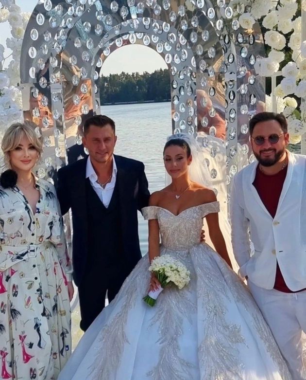 How was the wedding of Pavel Priluchny?  Ksenia Kuznetsova