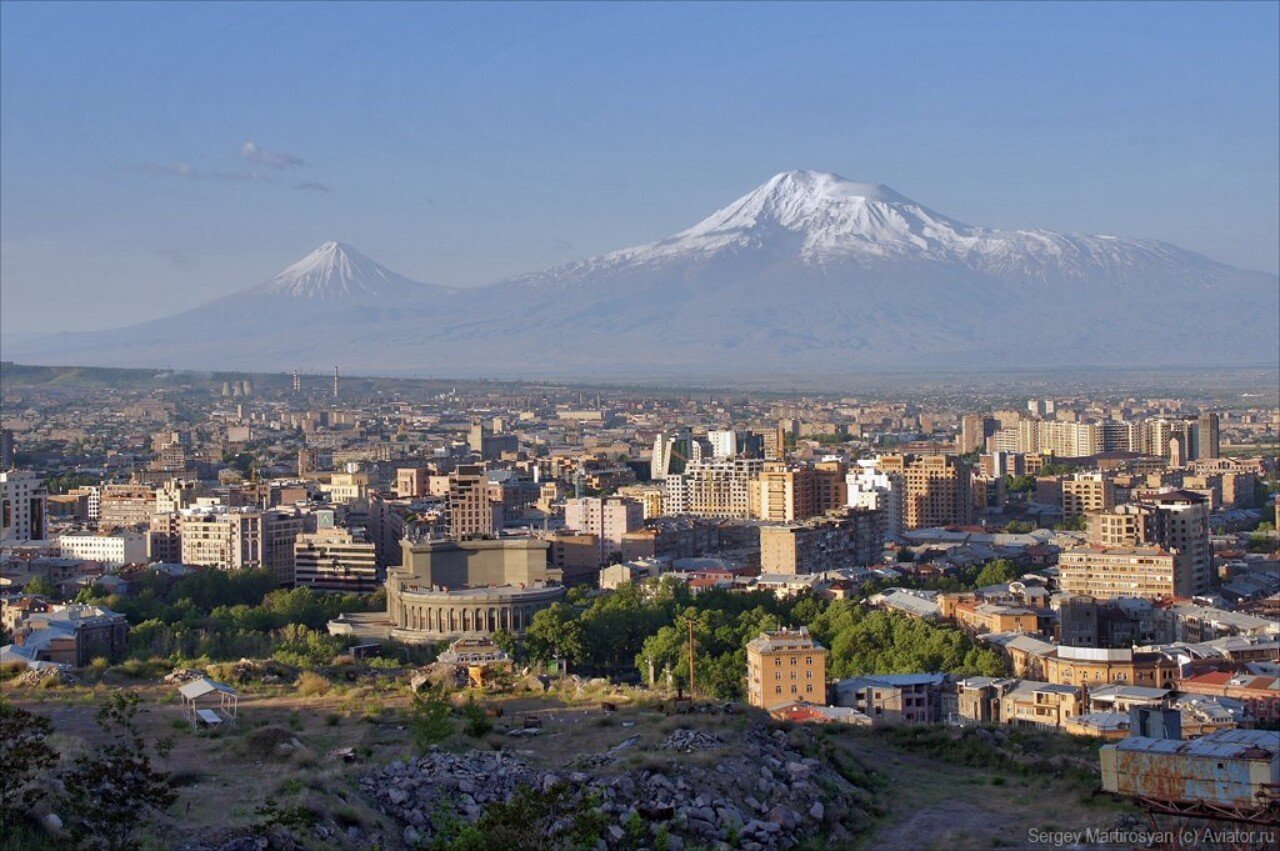 Ереван 0. Столица Армении Ереван. Арарат с каскада Армения. Арарат здание Ереван. Армения столица Ереван фото.