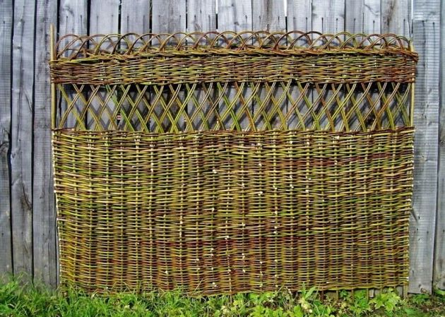 8 примеров использования плетеного забора на даче, которые легко можно сделать самостоятельно