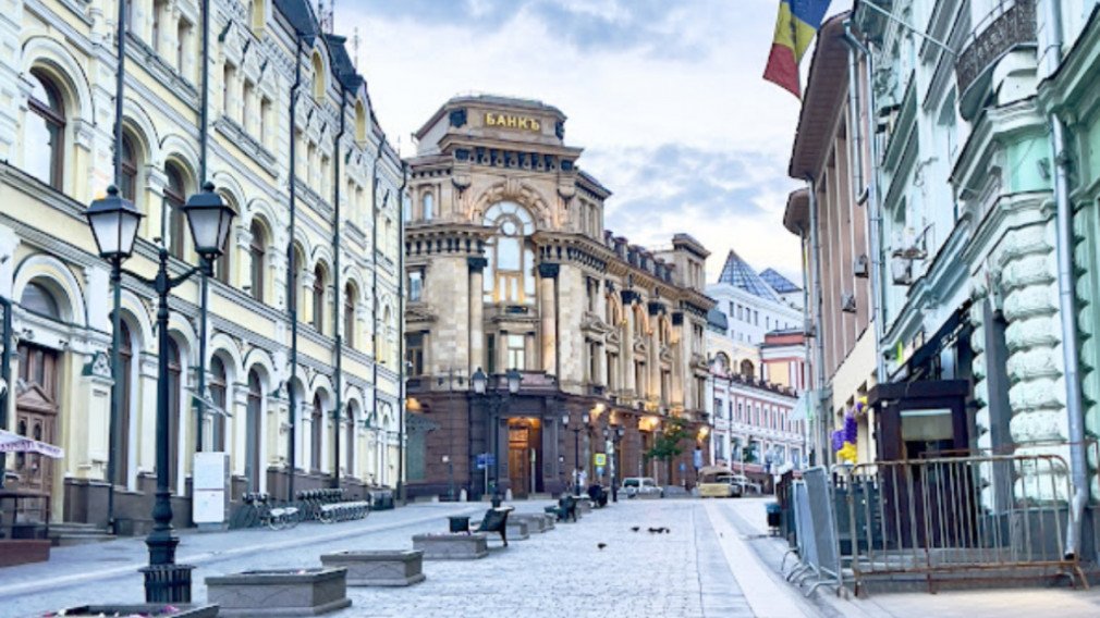 Где находится кузнецкий мост. Улица Кузнецкий мост. Кузнецкий мост Москва. Патриарший мост в Москве. Москва Кузнецкий мост 12 пентхайу.