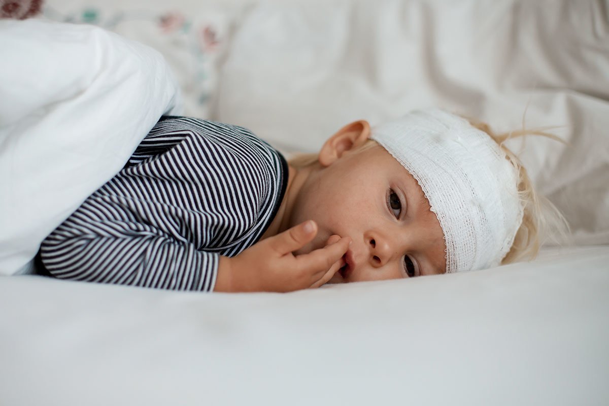 Ребенок упал с кровати на живот 9 месяцев