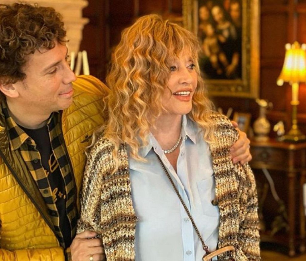 В Сети обсуждают фото Пугачевой и Галкина в шубах и теплых