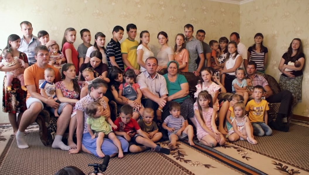 20 детей. Семья Шишкиных из Воронежской области многодетная семья. Семья Шишкиных из Воронежской области. Шишкины многодетная семья Воронеж. Многодетная семья Шишкиных из Воронежской области 20 детей.