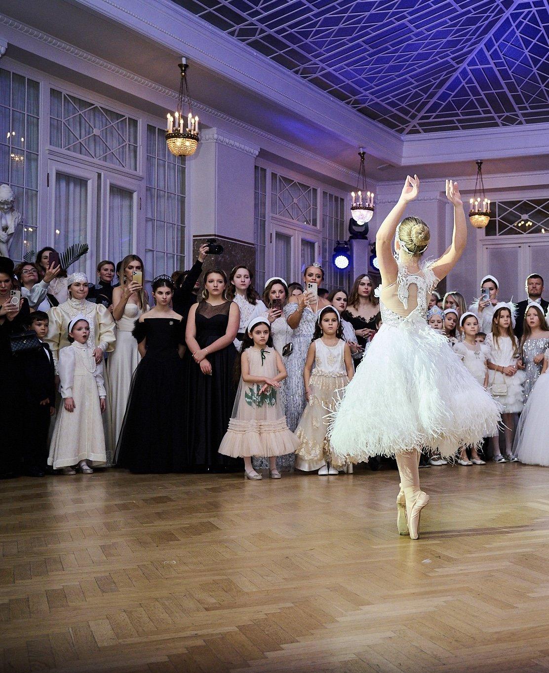 Благотворительный бал в поддержку сво. Благотворительный бал череповец 2023. Кадетский бал 2023. Благотворительный бал. Благотворительный бал мышковской 29.