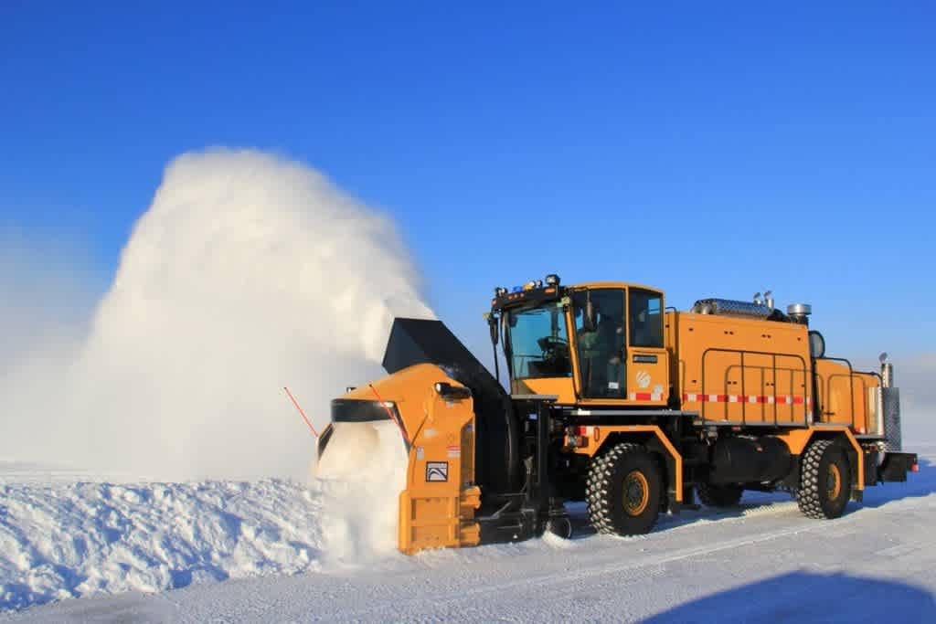 Snow cat снегоуборочная машина