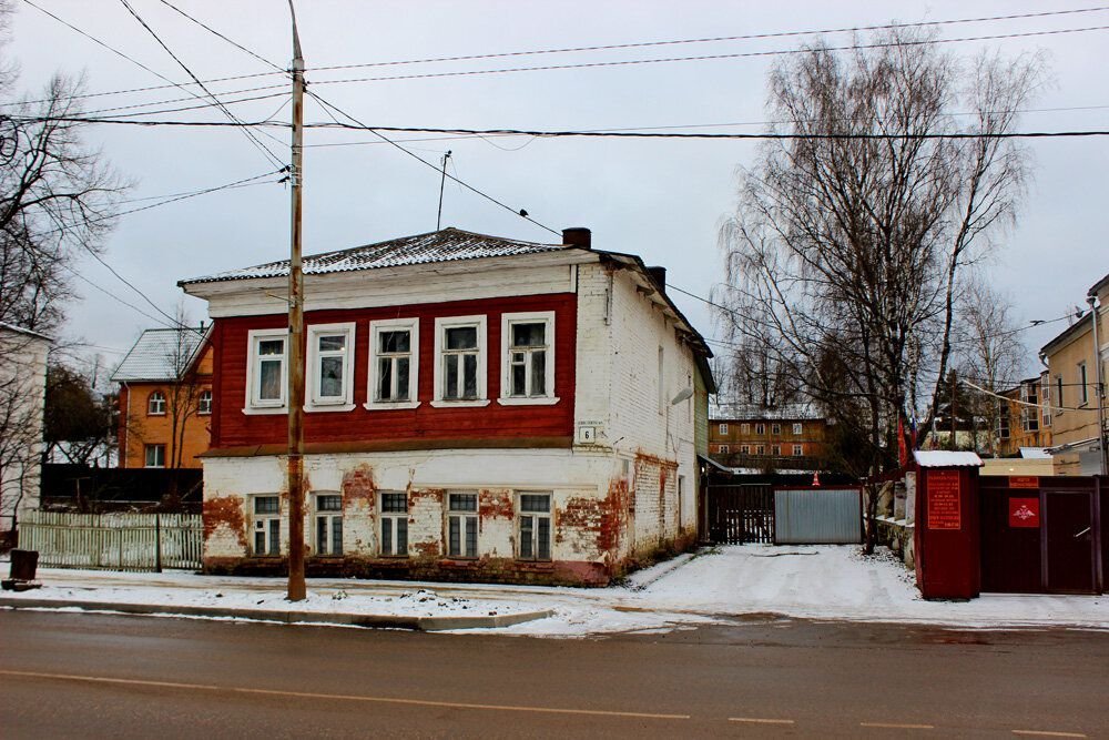 Г москва волоколамское. Дом доктора Мясникова в 100 км от Москвы. Архитектор Волоколамск. Волоколамск Москва. Волоколамская МСК улицы.