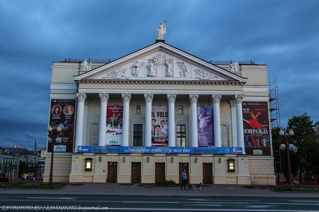 Государственный академический театр оперы и балета. Театра оперы и балета имени Мусы Джалиля Капитель. Театр оперы и балета им. м.Джалиля. Зимой. Казань театр оперы и балета Джалиля Корсар. Театр оперы и балета имени Мусы Джалиля вид фронтона.