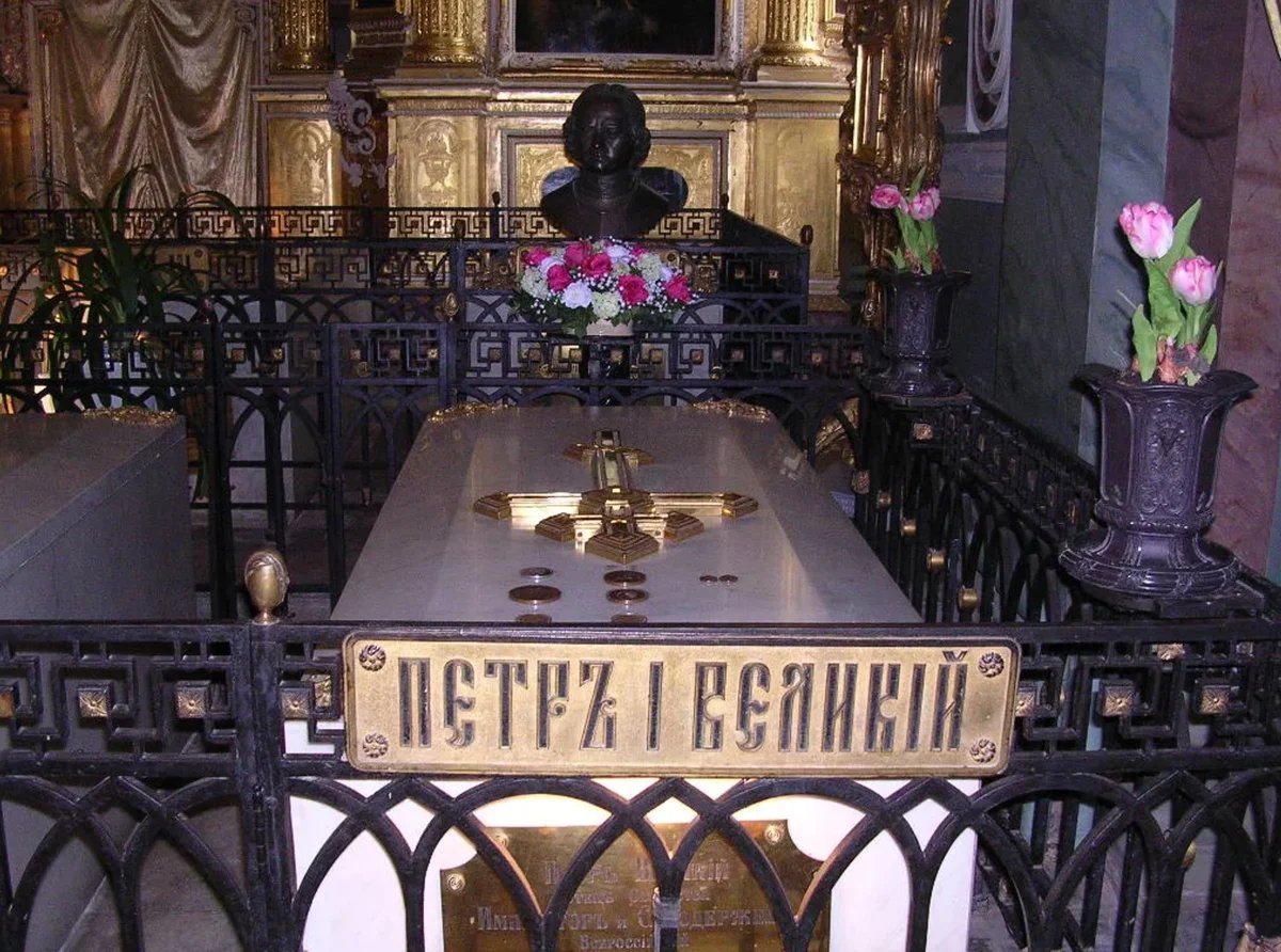 могила петра первого в петропавловском соборе