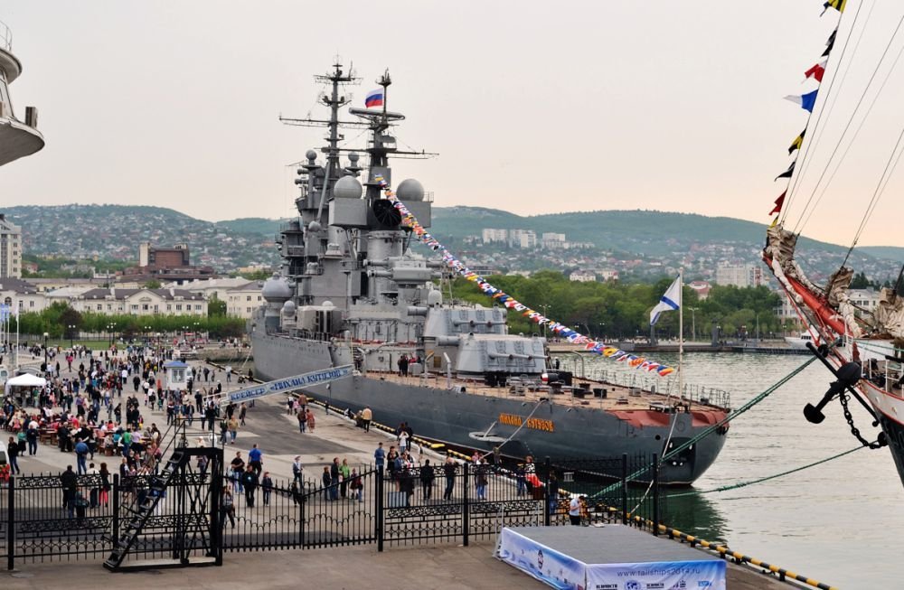 Фото крейсер кутузов в новороссийске