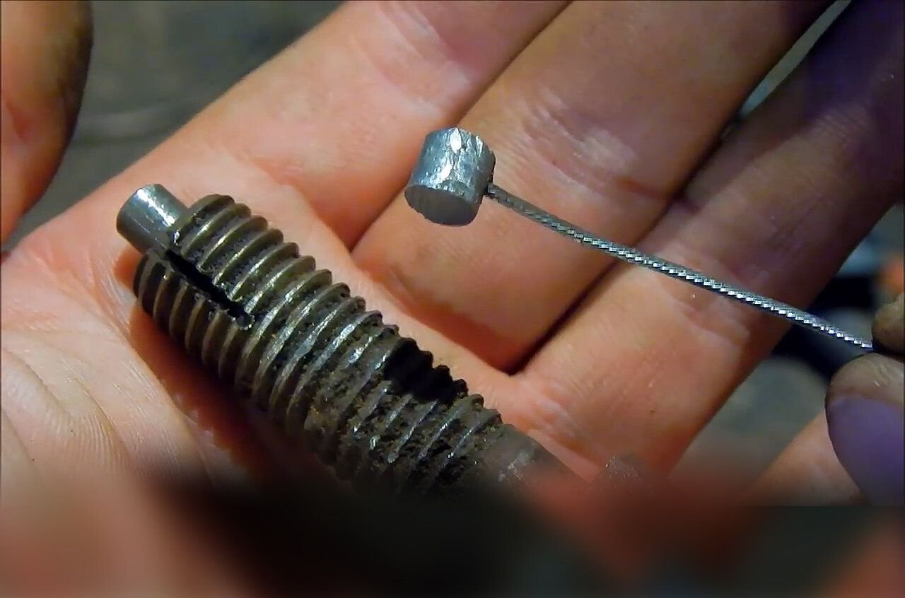 Бобышка на тросик газа. Как сделать бобышку на конце тросика. Как сделать бобышку на конце тросика. Бобышка троса ремонтная 5мм. Напаять на тросик.