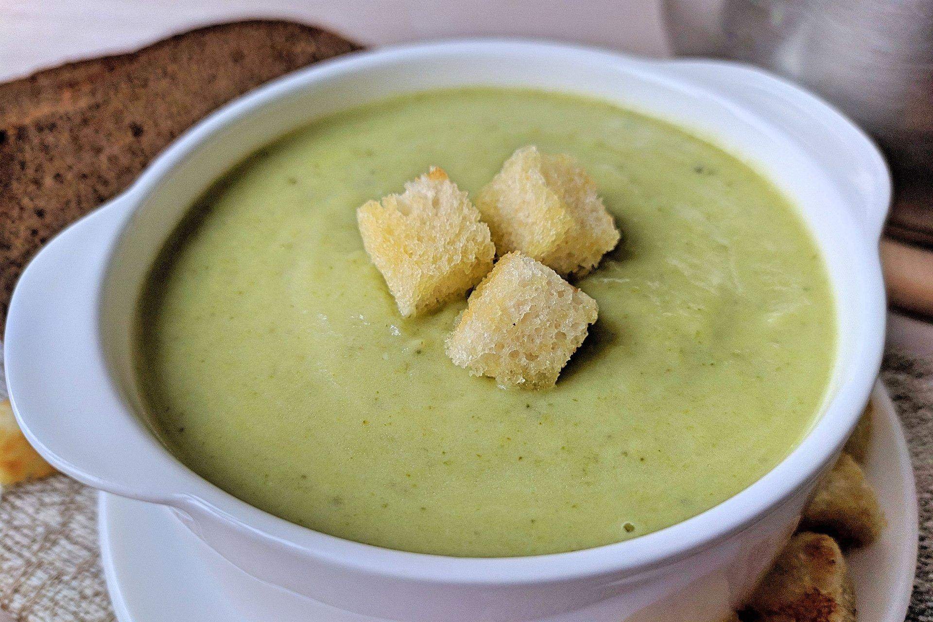 Крем суп из батата. Крем суп из брокколи. Крем суп брокколи. Крем суп из брокколи (250 гр). Суп из брокколи пюре классический