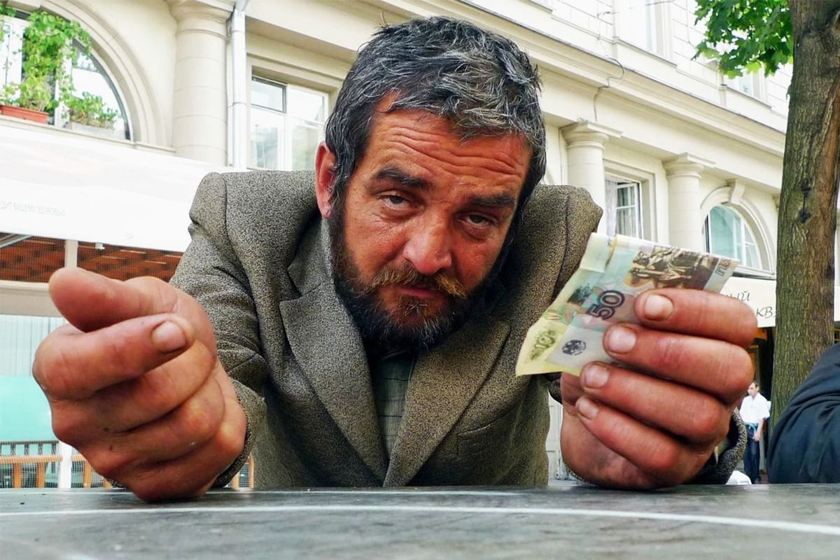 Наша раша бомжи с рублевки. Человек с бутылкой пива. Грустный алкоголик. Мужской корпоратив. Пьяный бизнесмен.