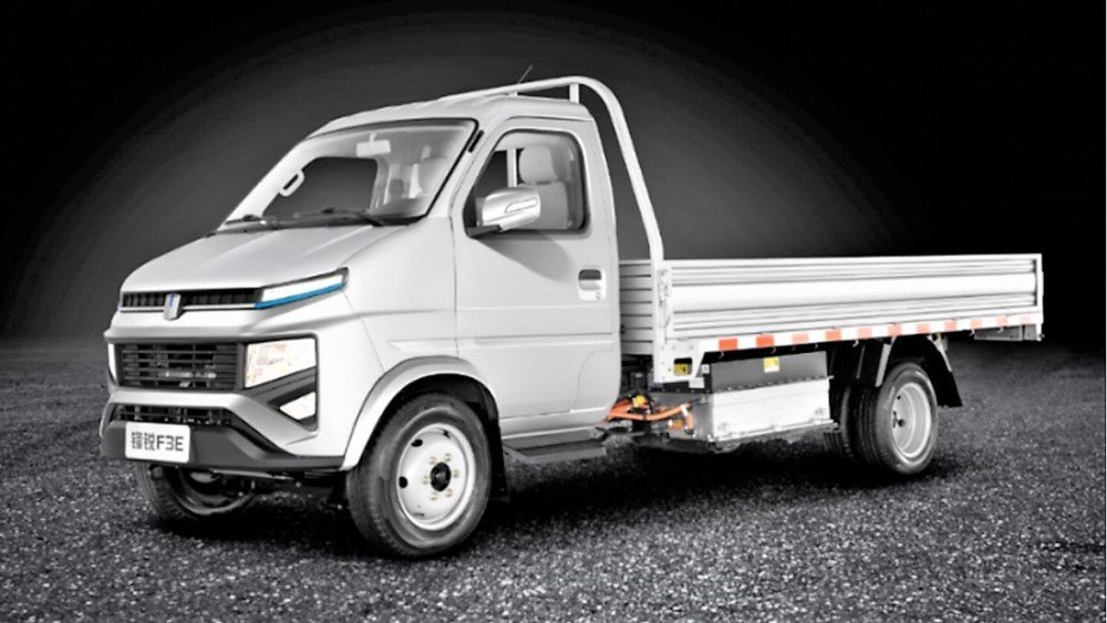 Китайская газель. Geely Farizon f3e. Geely Truck. Грузовые электромобили Geely. Городской электрический грузовик Geely.