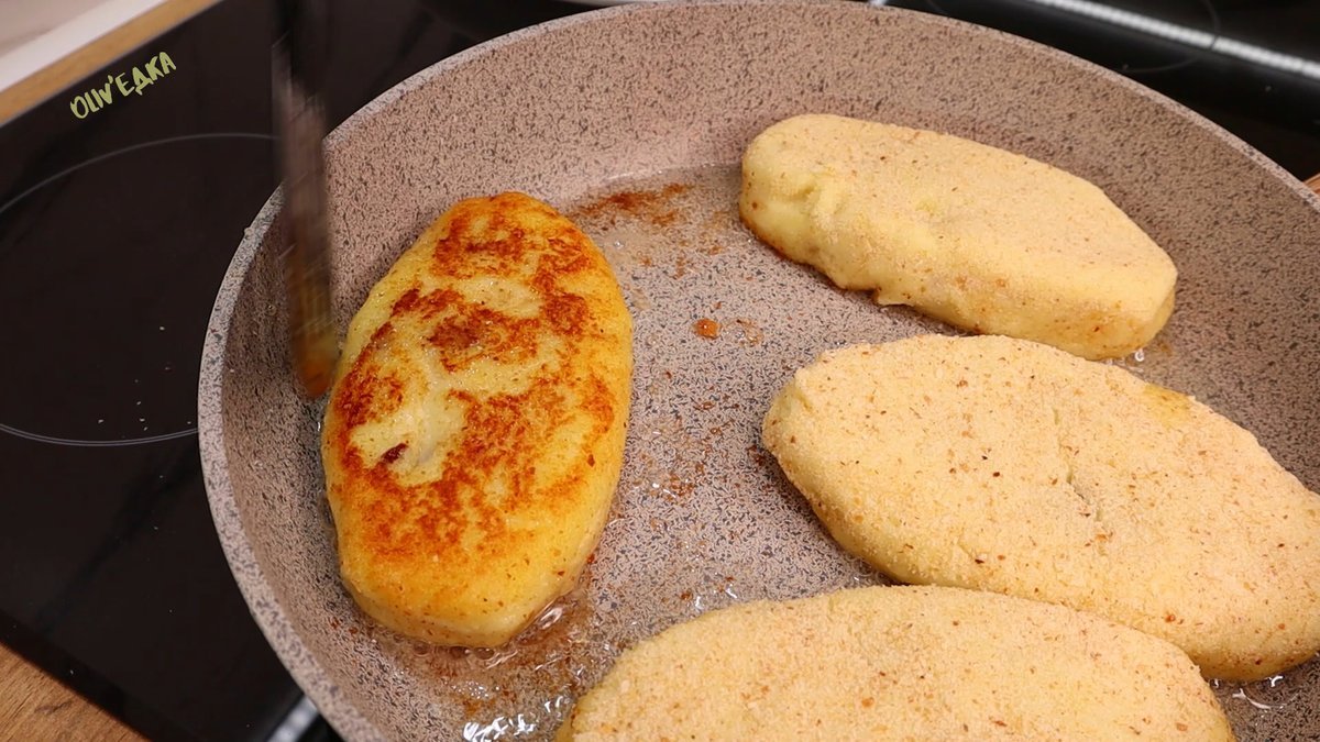 Котлеты из фарша на сковороде без хлеба с картошкой рецепт классический пошаговый рецепт с фото