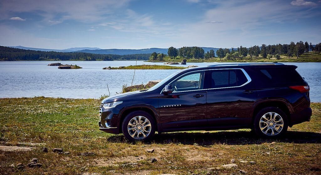 Шевроле траверс. Chevrolet Traverse 2020. Chevrolet Traverse синий. Шевроле траверс тест драйв. Шевроле Тахо и Шевроле траверс.